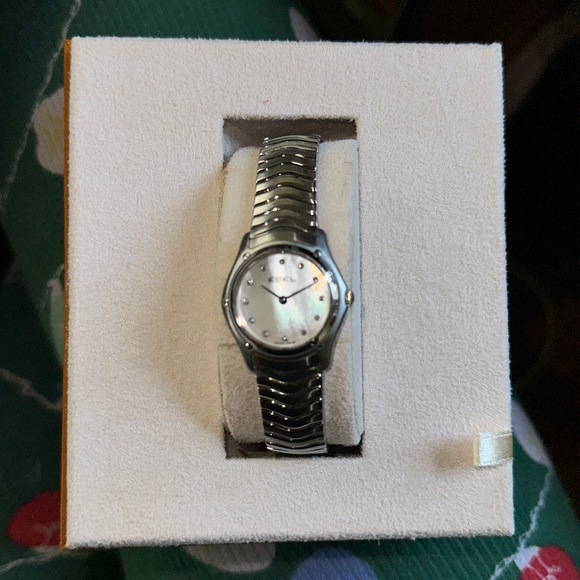 EBEL Classic 27mm Stainless Steel Bracelet with MOP Diamond Dial 9256f21/9925 - Picture 4 of 12